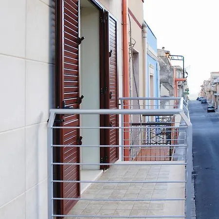 Sikelia Bed & Breakfast 3*